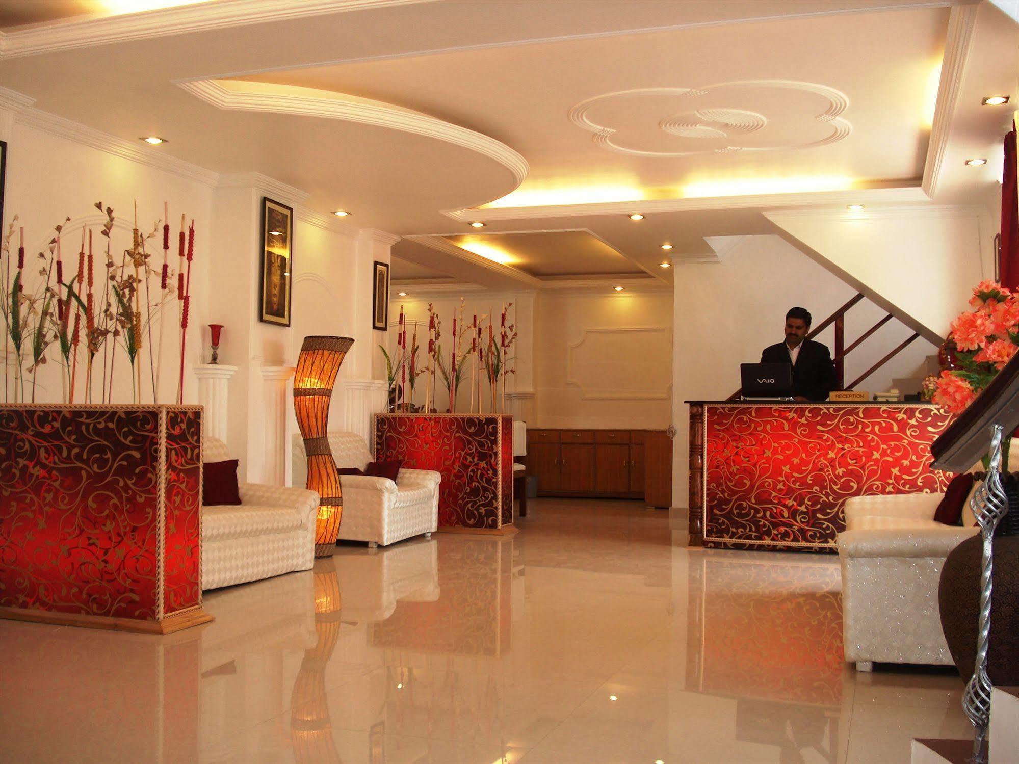 Hotel Vintage Manāli Extérieur photo